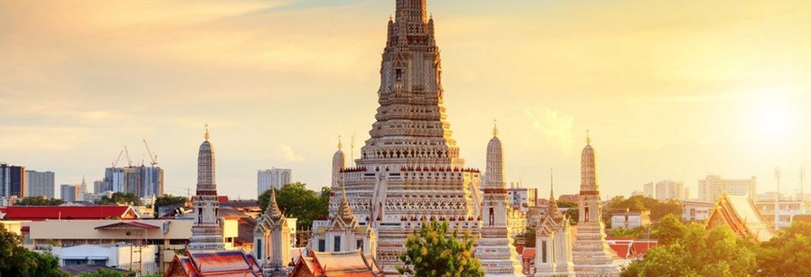 justfly chua wat arun bangkok thailand