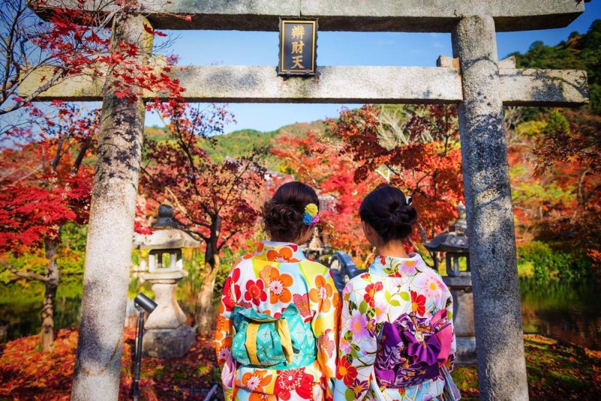 Phụ nữ Nhật Bản với trang phục Kimono truyền thống