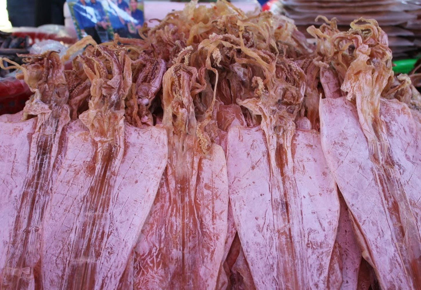 Cat Ba dried squid is so famous that everyone who comes to Hai Phong buys it as a gift