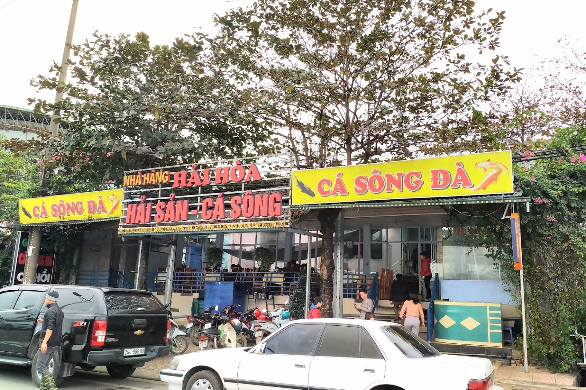 nha hang hai hoa hoa binh