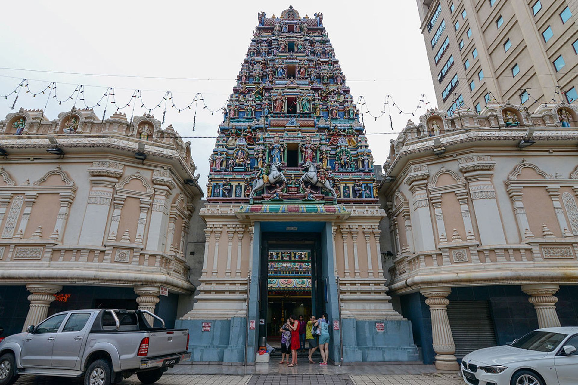  Ghé thăm đền Đền Sri Mahamariamman