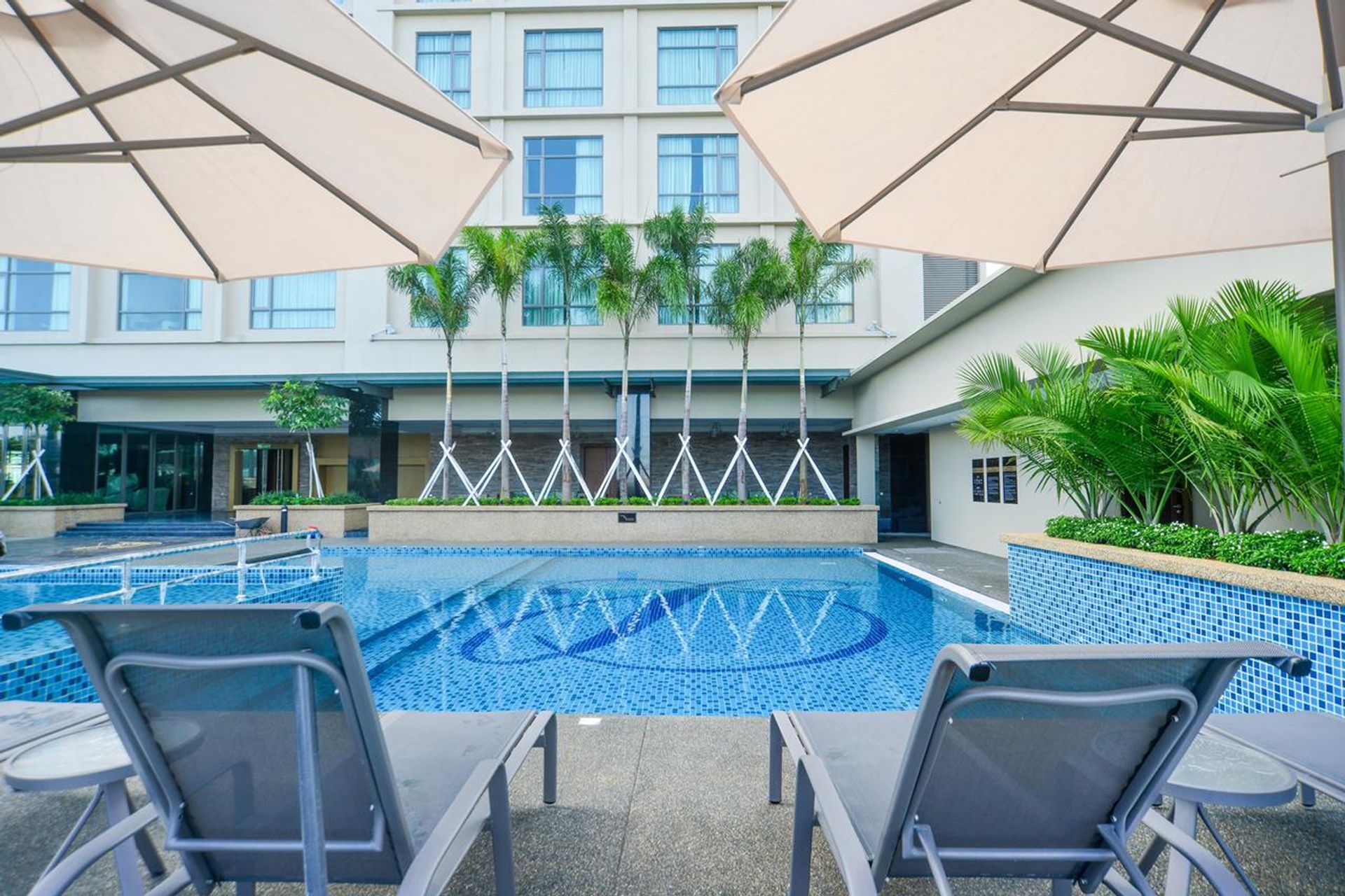 Bể bơi tại The Light Hotel Penang