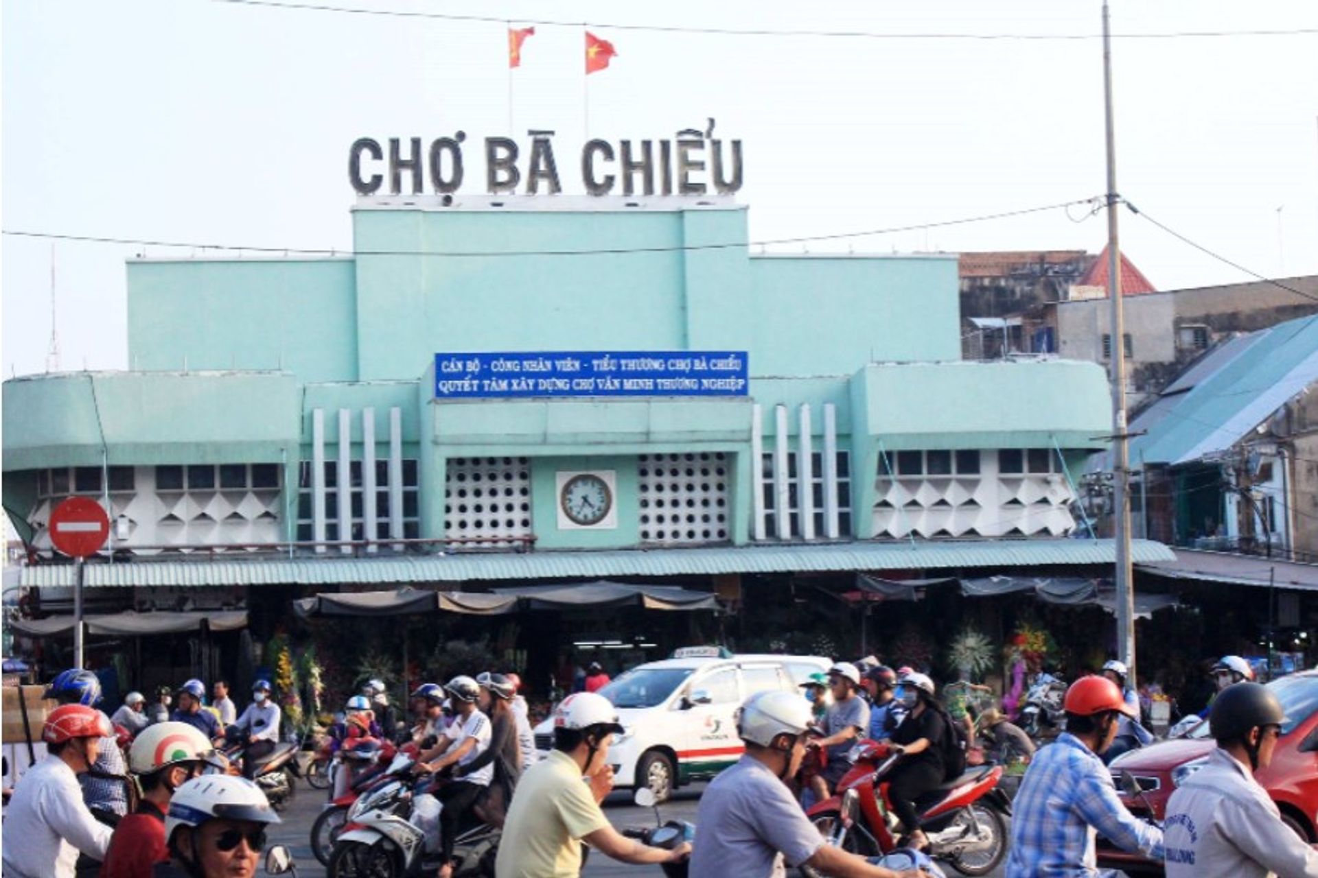 Đây cũng là một địa điểm không thể bỏ qua khi tham quan những khu chợ nổi tiêng nhất Sài Gòn.