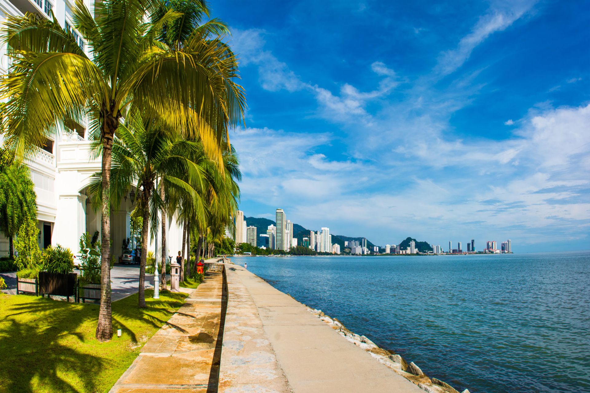 Khách sạn này sở hữu đường bờ biển tư nhân dài nhất Penang