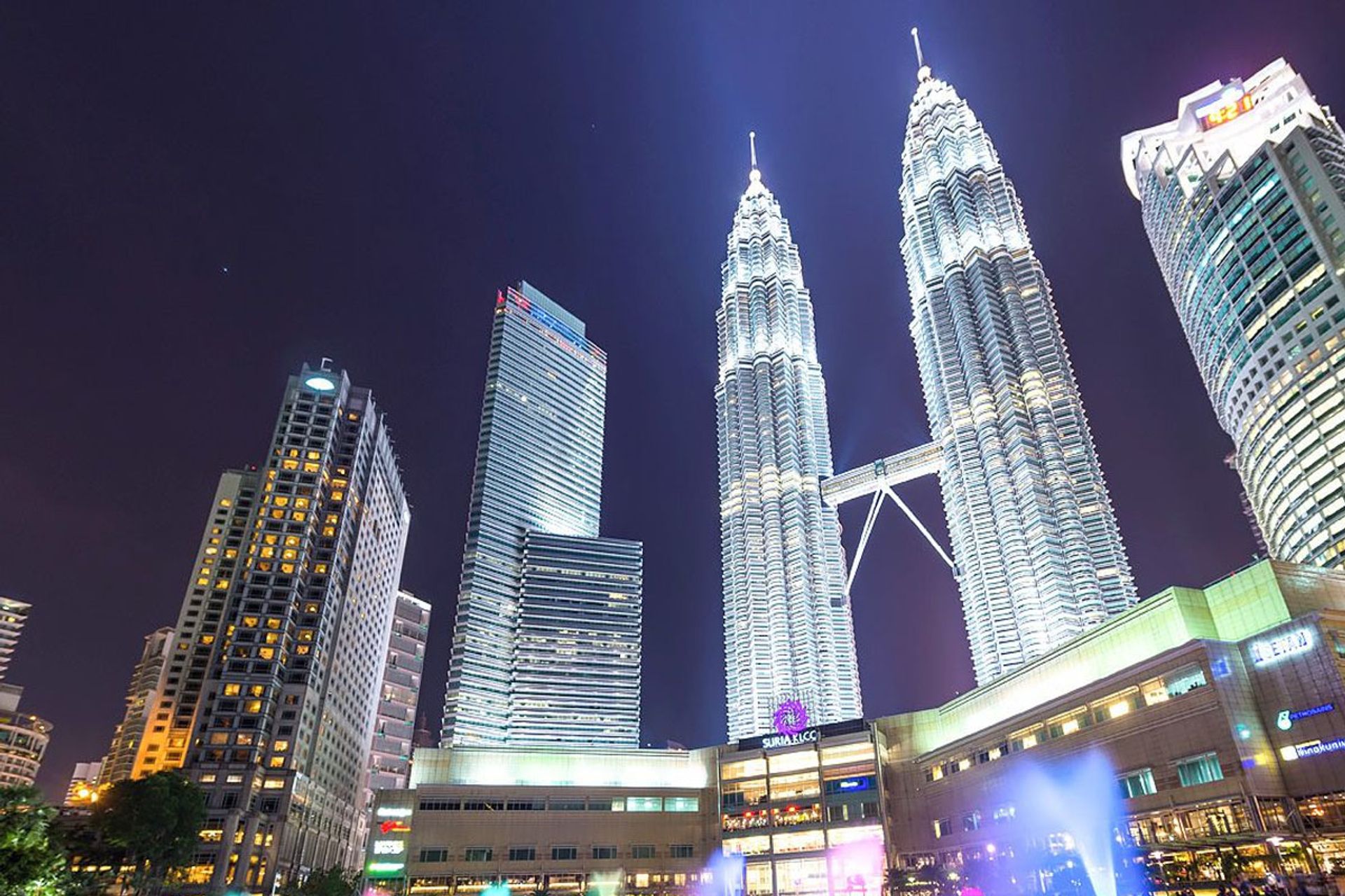 Chiêm ngưỡng Tháp đôi Petronas