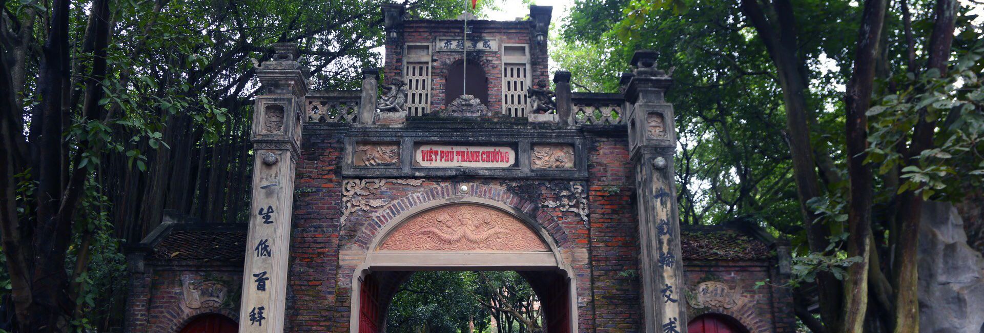 Việt Phủ Thành Chương - Vẻ đẹp văn hóa tâm linh