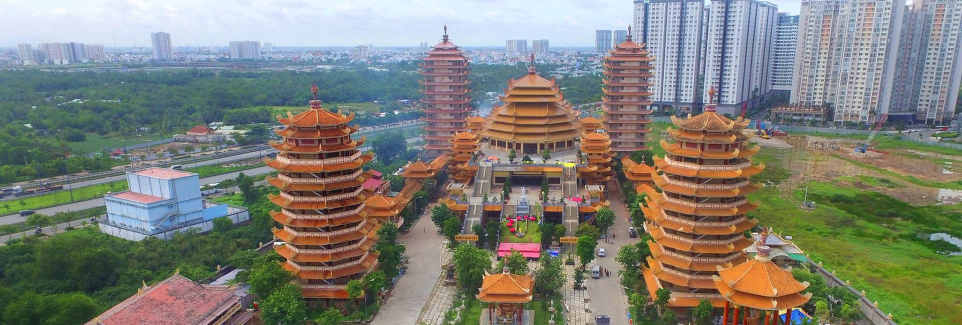 Tham quan Pháp viện Minh Đăng Quang, Sài Gòn