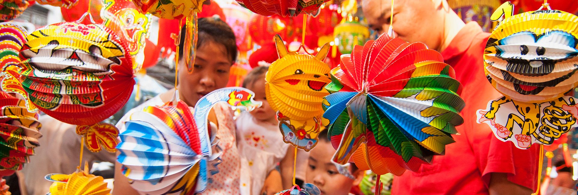 Phố Hàng Mã - Địa điểm vui chơi lý tưởng vào dịp lễ