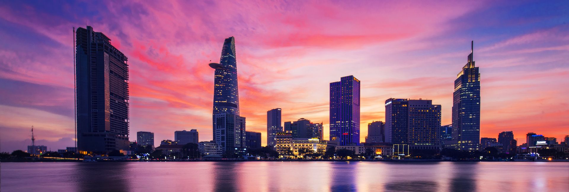 Saigon Square: hướng dẫn tham quan và mua sắm từ A - Z