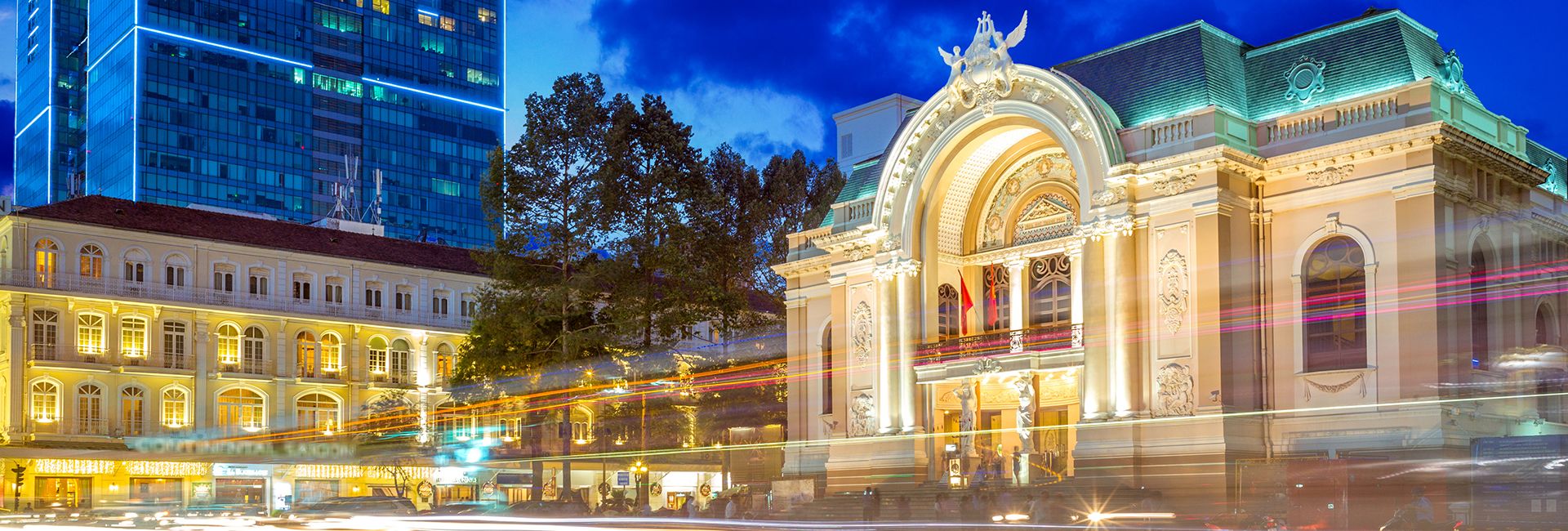 Hướng dẫn tham quan Nhà hát Thành phố Hồ Chí Minh
