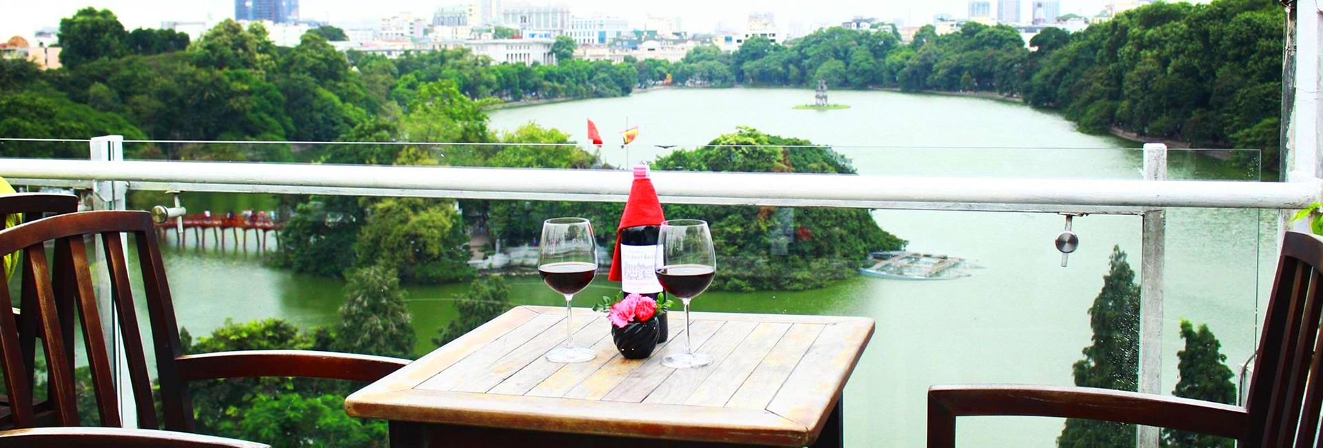 Top 9 quán cafe view cực đẹp ngắm hồ gươm Hà Nội