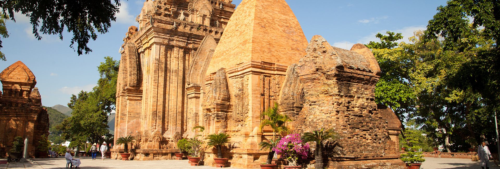 Tháp Bà Ponagar: Di tích lịch sử, điểm đến hấp dẫn Nha Trang