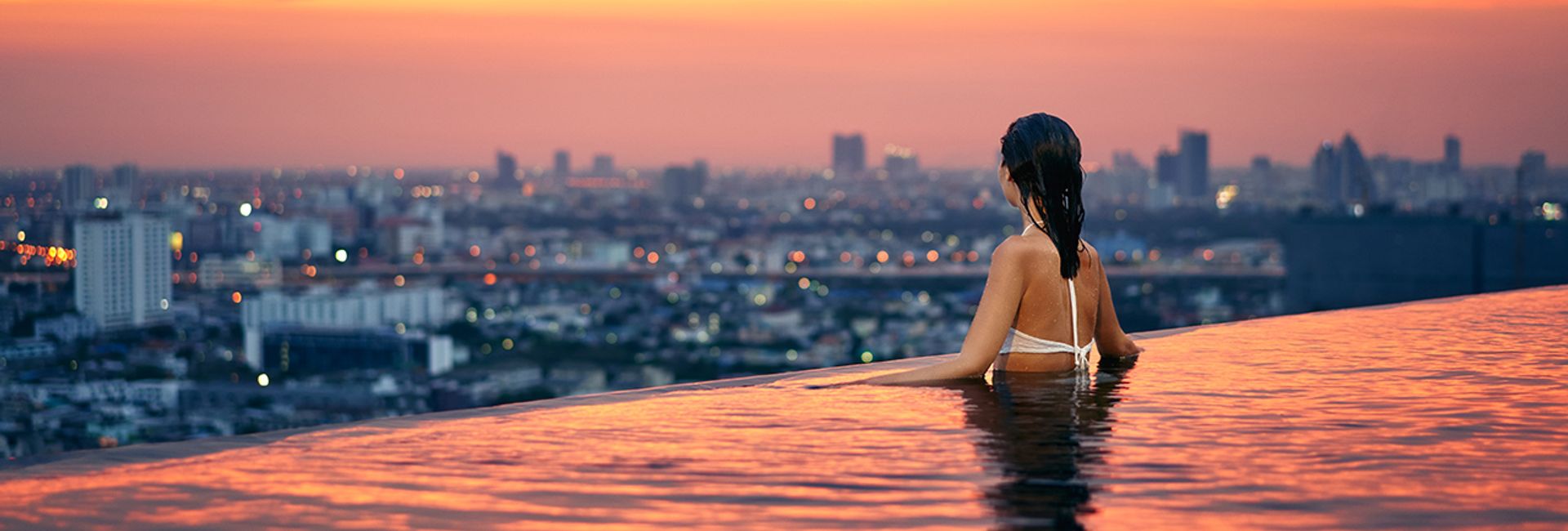 Top 7 bể bơi sân thượng đẹp nhất ở Hồng Kông