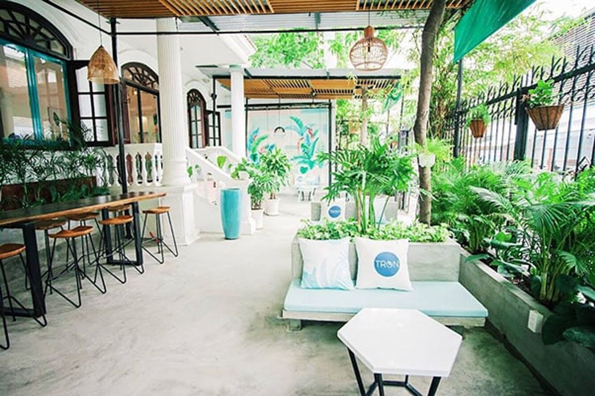 Top 20 quán cafe đẹp, chụp ảnh sống ảo ở Sài Gòn | Justfly.vn