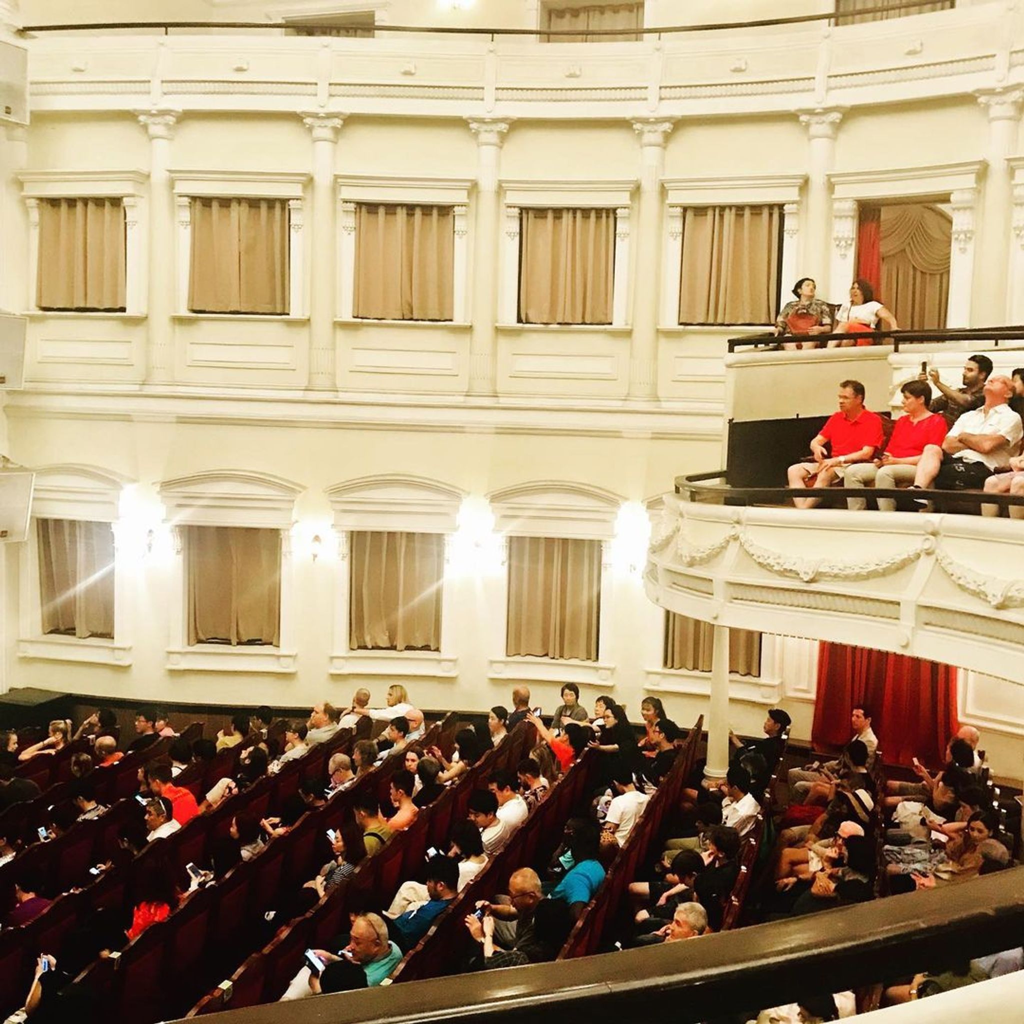 Hướng dẫn tham quan Nhà hát Thành phố Hồ Chí Minh | Justfly.vn