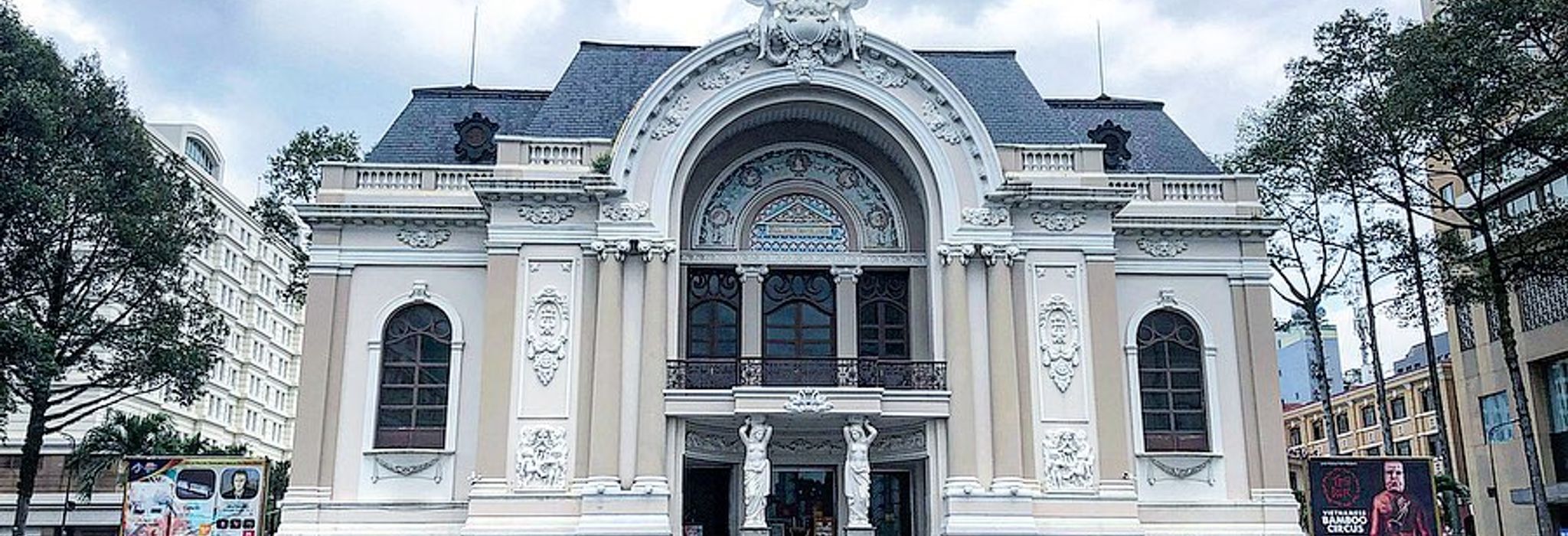 Hướng dẫn tham quan Nhà hát Thành phố Hồ Chí Minh | Justfly.vn