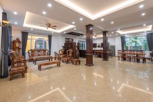 phong-khach-villa-6-phong-ngu-wehome-rung-sua-homestay-soc-son-ha-noi