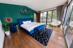 white villas da lat