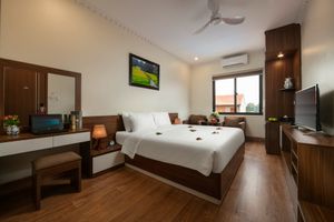 justfly deluxe double pool view tam coc holiday hotel & villa ninh binh