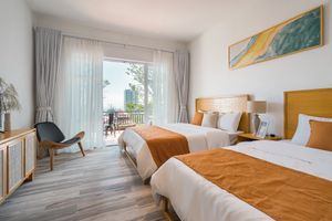 autumn villa orestay ha long