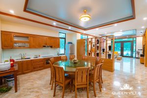queen villa tuan chau ha long 