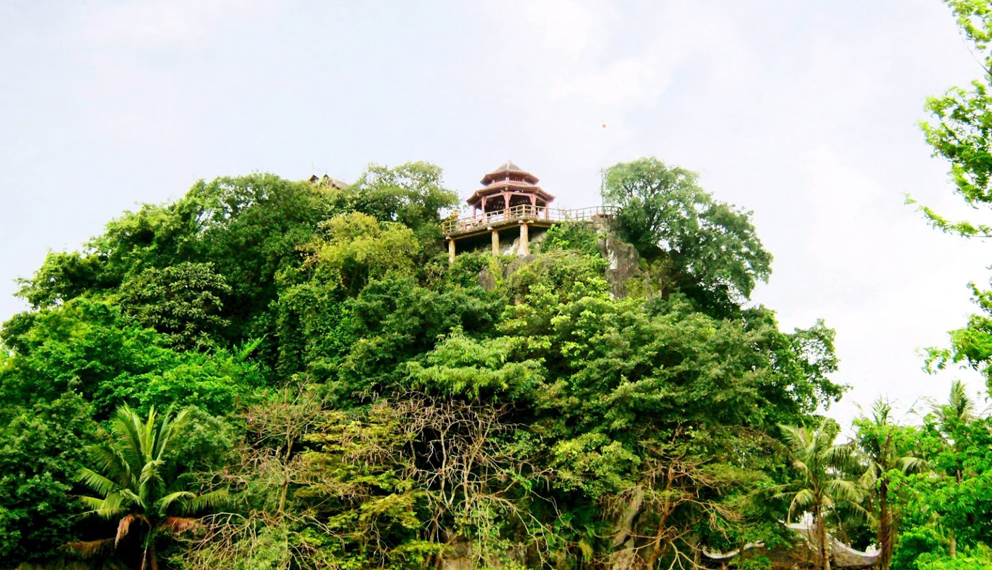 nui non nuoc ninh binh