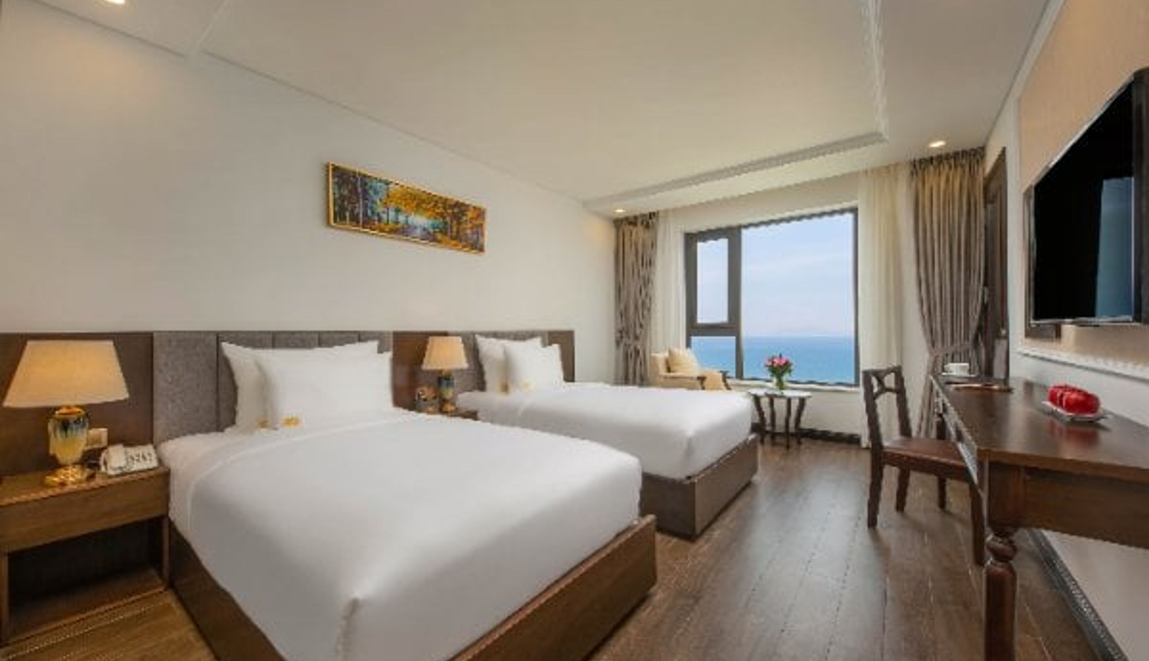 santa luxury hotel da nang 