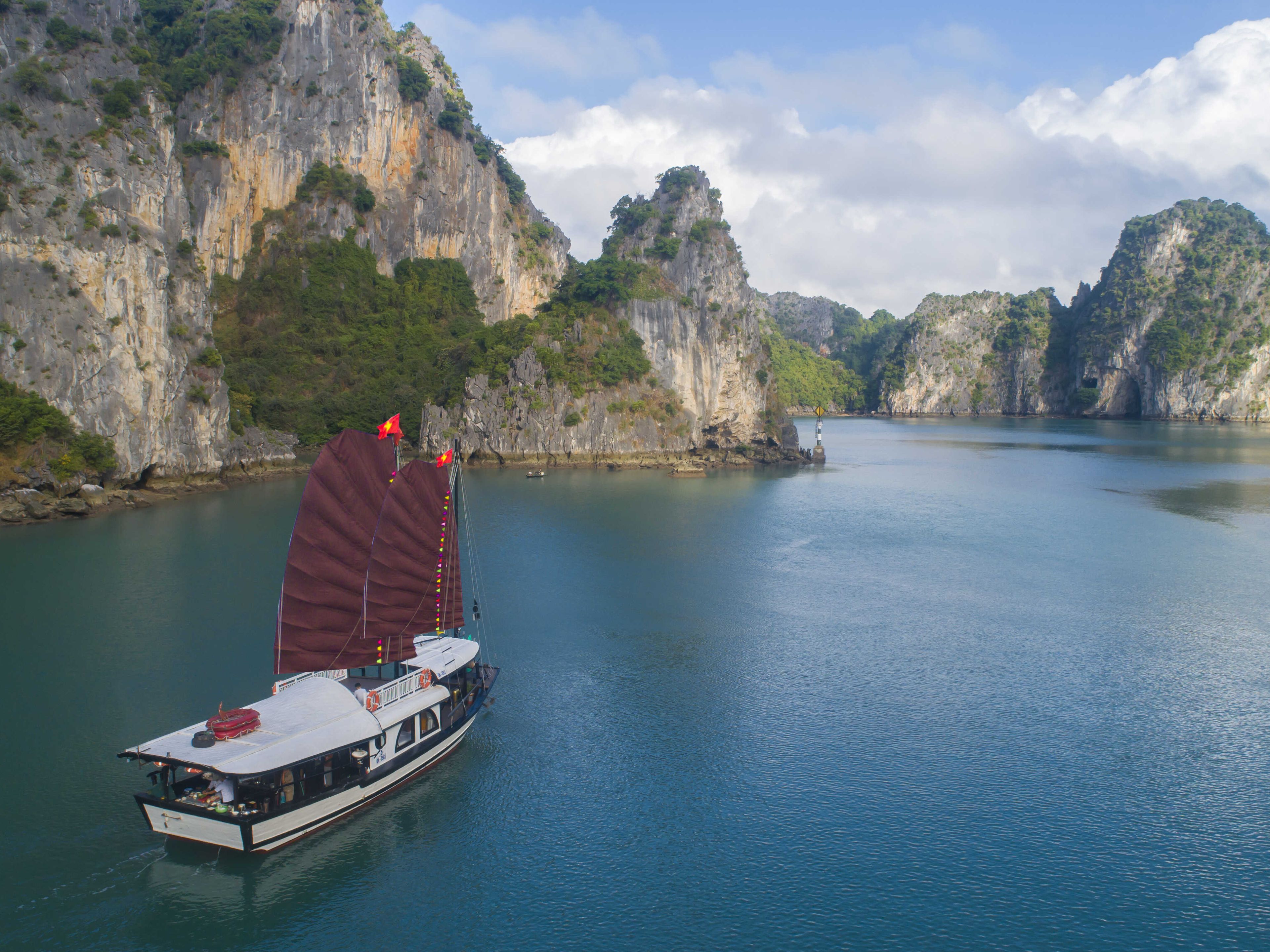 l'amour junk private charter indochina junk cruise ha long bay