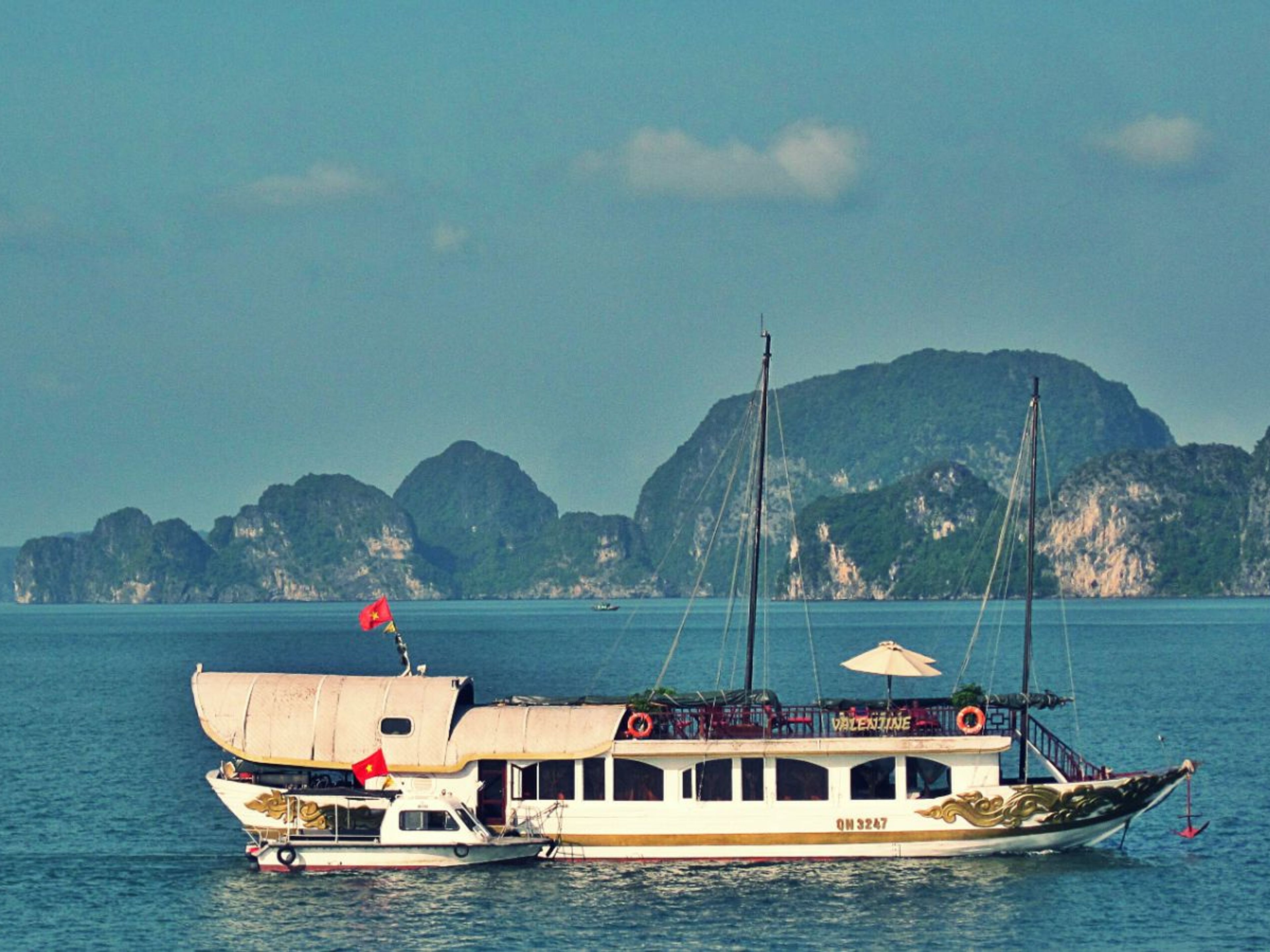valentine premium indochina sail ha long bay