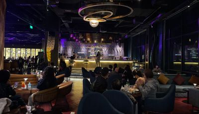 sky21 bar lounge ha long