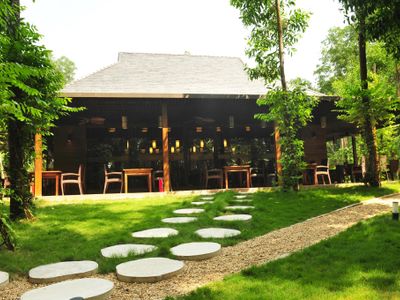 nha hang the beach flamingo dai lai resort 