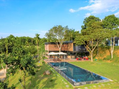 justfly mountain pool villa quin hill thach that ha noi