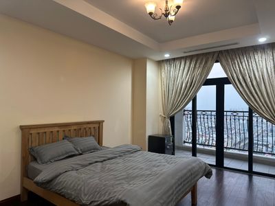 y r4 2412 paradise royal city thanh xuan ha noi