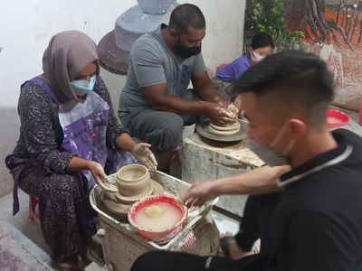 bat trang pottery class in old quarter hanoi