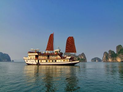 dragon pearl junk indochina junk cruise ha long bay