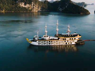 dragon legend cruise indochina junk cruise ha long bay