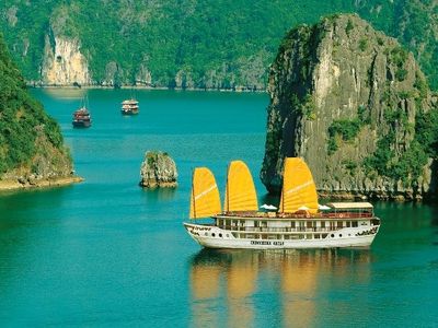 indochina-sail-halong-indochina-sail-cruise-ha-long-bay 