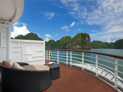 paradise elegance cruise 31 cabins ha long