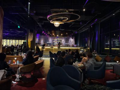 sky21 bar lounge ha long