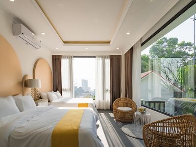 winter villa orestay ha long