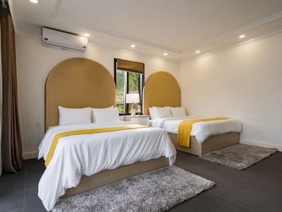 winter villa orestay ha long