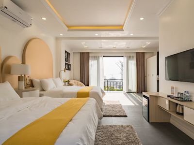 winter villa orestay ha long