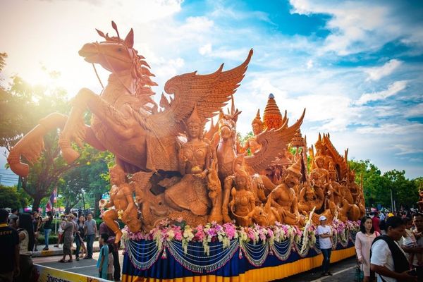 le hoi den cay thai lan 