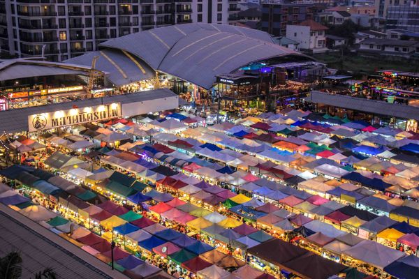 srinagarindra train night market thailand