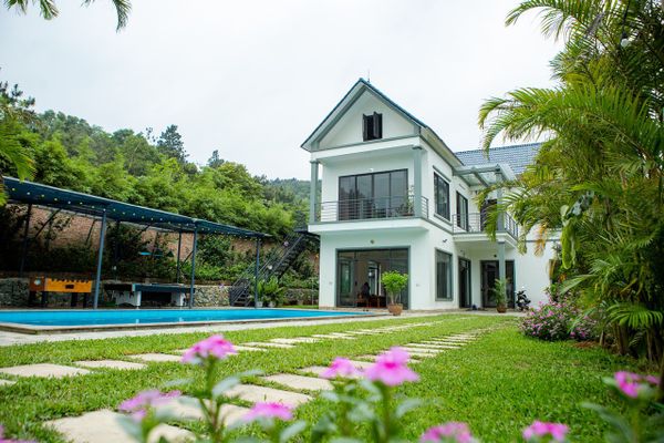 Rainbow Villa Sóc Sơn: Căn biệt thự sang trọng, tiện nghi ngập tràn màu sắc.