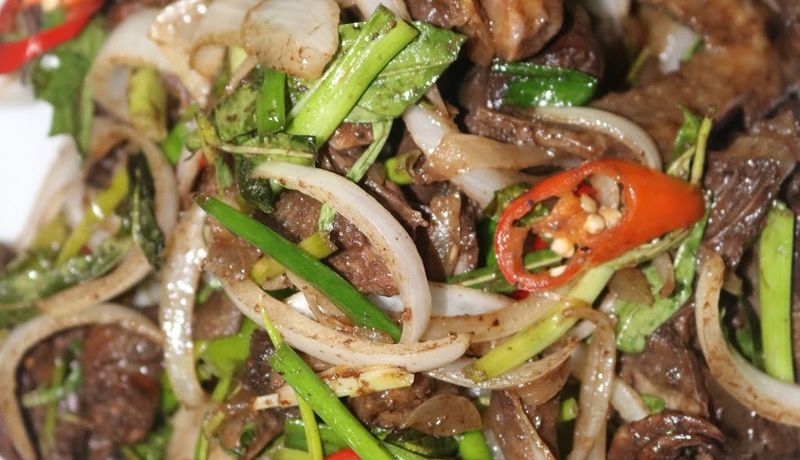 nha hang hai nga soc son