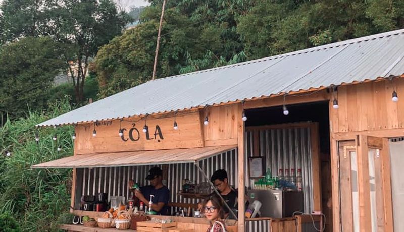 tiem cafe co la tam dao