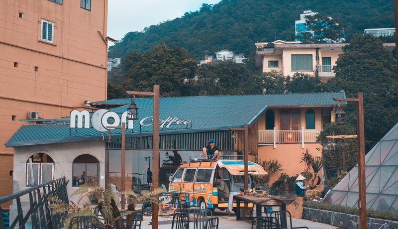 moon coffee tam dao