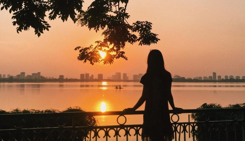 ngam hoang hon ho tay dia diem vui choi cuoi tuan o ha noi