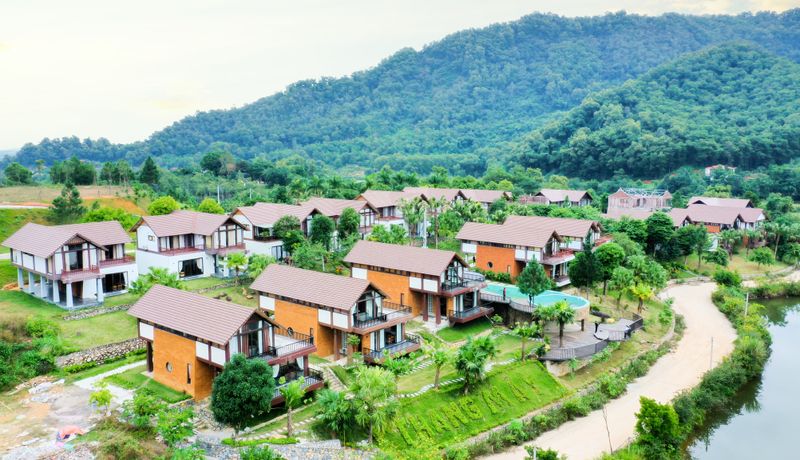 khuon vien thang may village ba vi